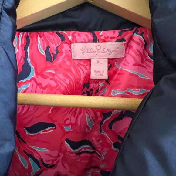 Lilly Pulitzer navy puffer vest - Size XL - Picture 5 of 5